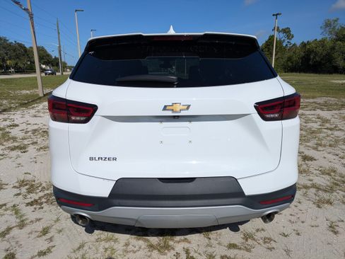 Used 2023 Chevrolet Blazer LT FWD image 5