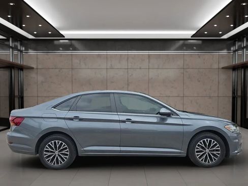 Used 2019 Volkswagen Jetta SE image 9