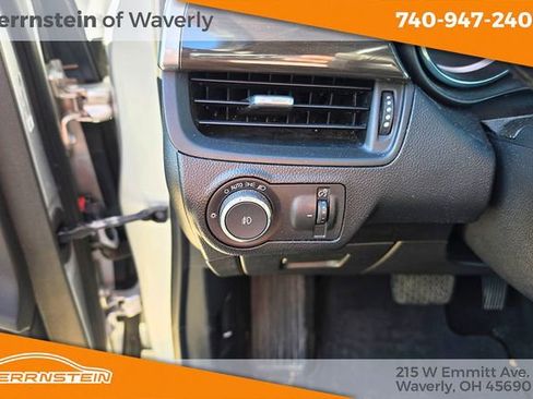 Used 2019 Buick Envision Essence FWD image 18