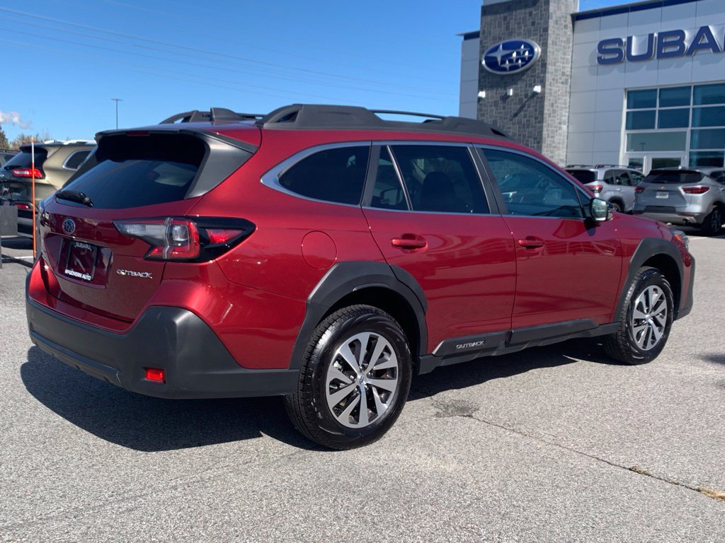 Used 2025 Subaru Outback Premium AWD/4WD image 7