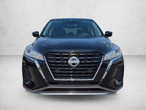 Used 2023 Nissan Kicks S FWD image 2