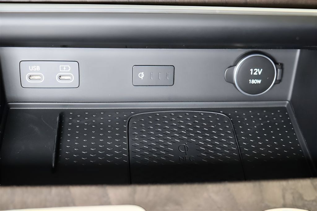 Certified 2025 Genesis GV80 3.5T Prestige AWD/4WD image 22