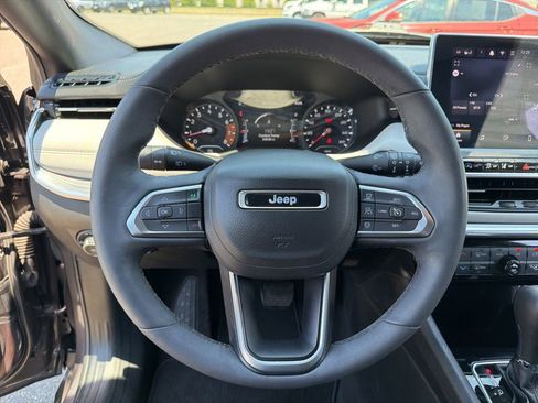 Used 2024 Jeep Compass Limited w/ Sun and Sound Group AWD/4WD image 15