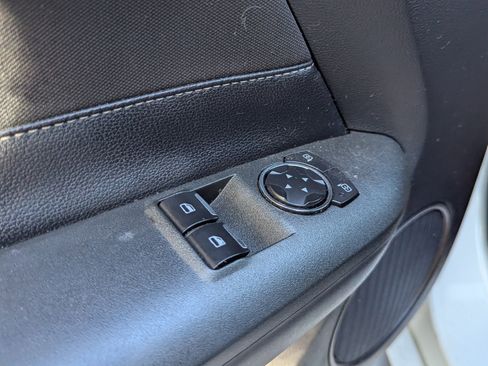 Used 2016 Ford Mustang Coupe image 9