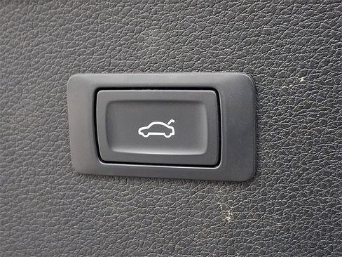 Used 2021 Audi Q5 2.0T Premium image 28