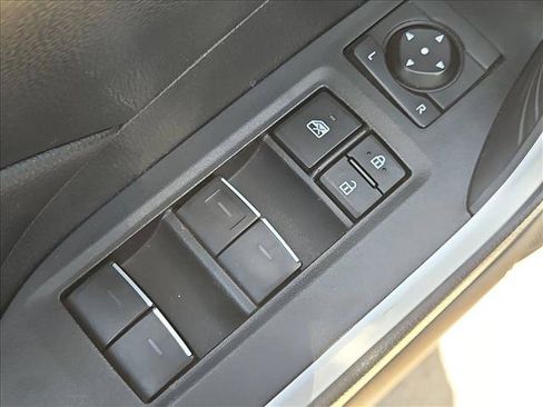 Used 2025 Toyota RAV4 XLE AWD/4WD image 11