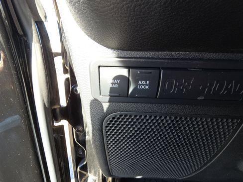 Used 2017 Jeep Wrangler Unlimited Rubicon w/ Max Tow Package image 20