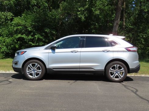 Used 2016 Ford Edge Titanium w/ Equipment Group 302A AWD/4WD image 8