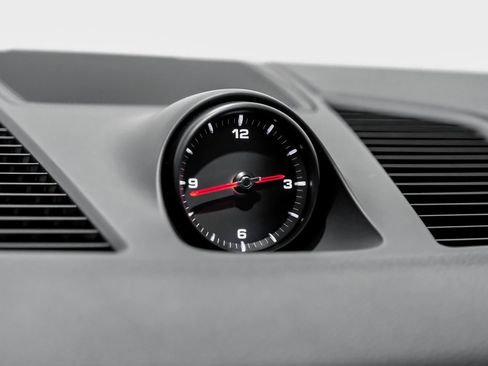 Used 2023 Porsche Cayenne image 27