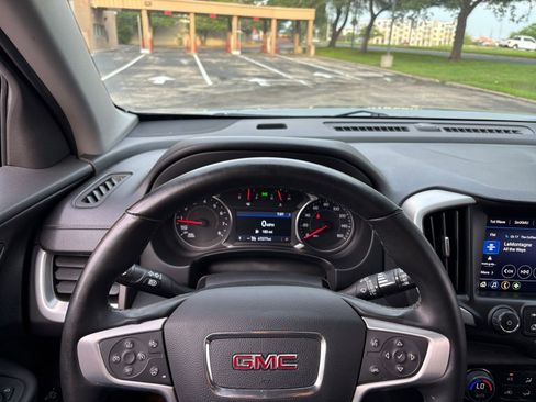 Used 2024 GMC Terrain SLT AWD/4WD image 29