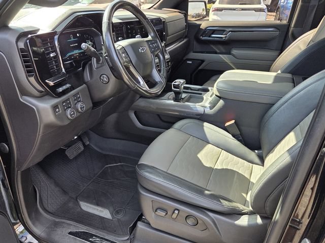 Used 2023 Chevrolet Silverado 1500 ZR2 w/ Technology Package AWD/4WD image 9