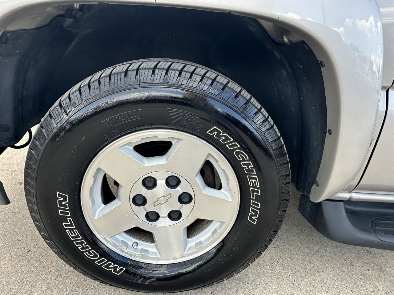 Used 2004 Chevrolet Tahoe LT w/ LT Preferred Equipment Group AWD/4WD image 14