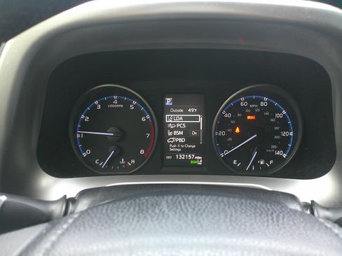 Used 2018 Toyota RAV4 XLE image 22