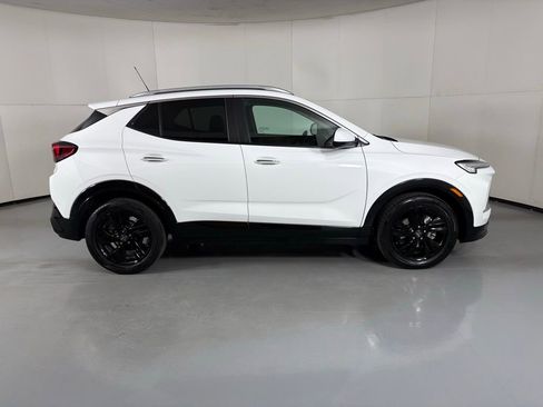 Used 2024 Buick Encore GX Sport Touring FWD image 11