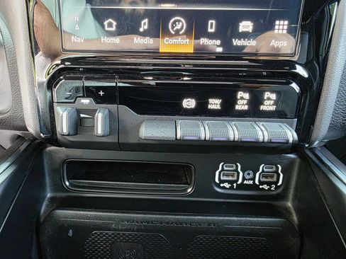 Used 2022 RAM 3500 Laramie AWD/4WD image 17