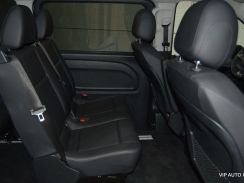 Used 2017 Mercedes-Benz Metris Passenger image 21