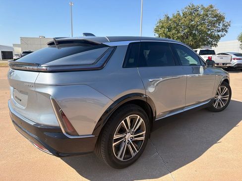 Used 2024 Cadillac Lyriq Luxury AWD/4WD image 3