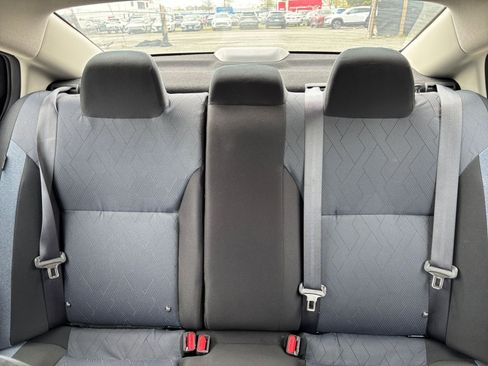 Used 2025 Nissan Versa SV FWD image 33