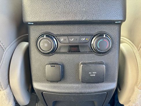 Used 2013 Ford Explorer Limited image 26