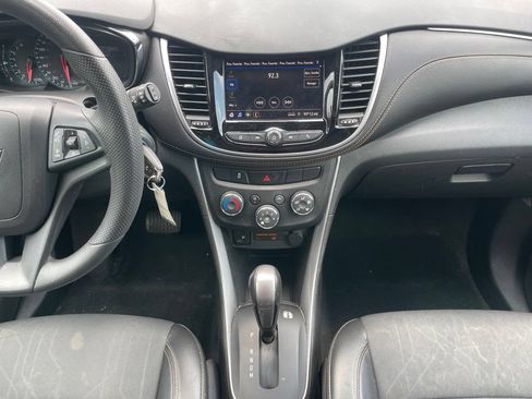 Used 2022 Chevrolet Trax LT AWD/4WD image 11
