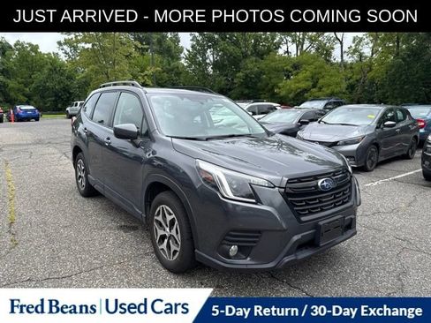 Used 2023 Subaru Forester Premium AWD/4WD image 1