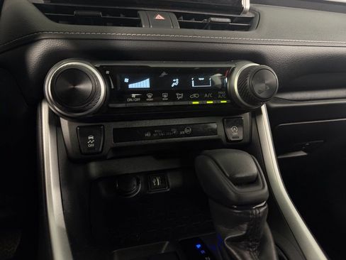 Used 2025 Toyota RAV4 LE image 20