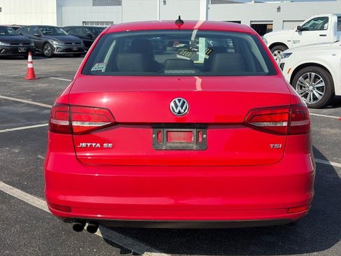 Used 2015 Volkswagen Jetta SE FWD image 3