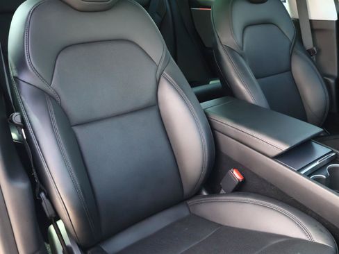Used 2025 Tesla Model 3 Long Range RWD image 19