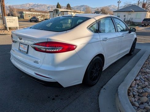 Used 2020 Ford Fusion SE image 4