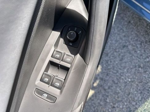 New 2025 Volkswagen Jetta SE image 13