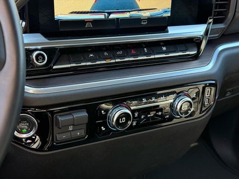Certified 2025 GMC Sierra 1500 SLT AWD/4WD image 16