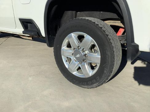 Used 2020 Chevrolet Silverado 2500 LTZ w/ LTZ Premium Package image 6