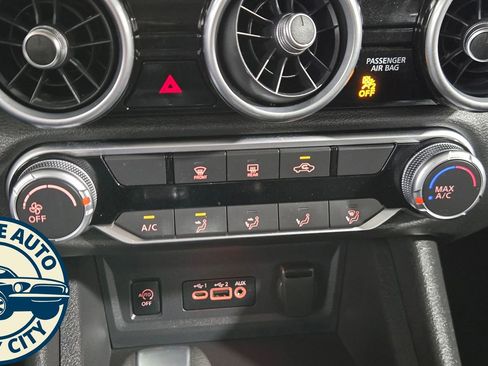 Used 2025 Nissan Sentra SV FWD image 15