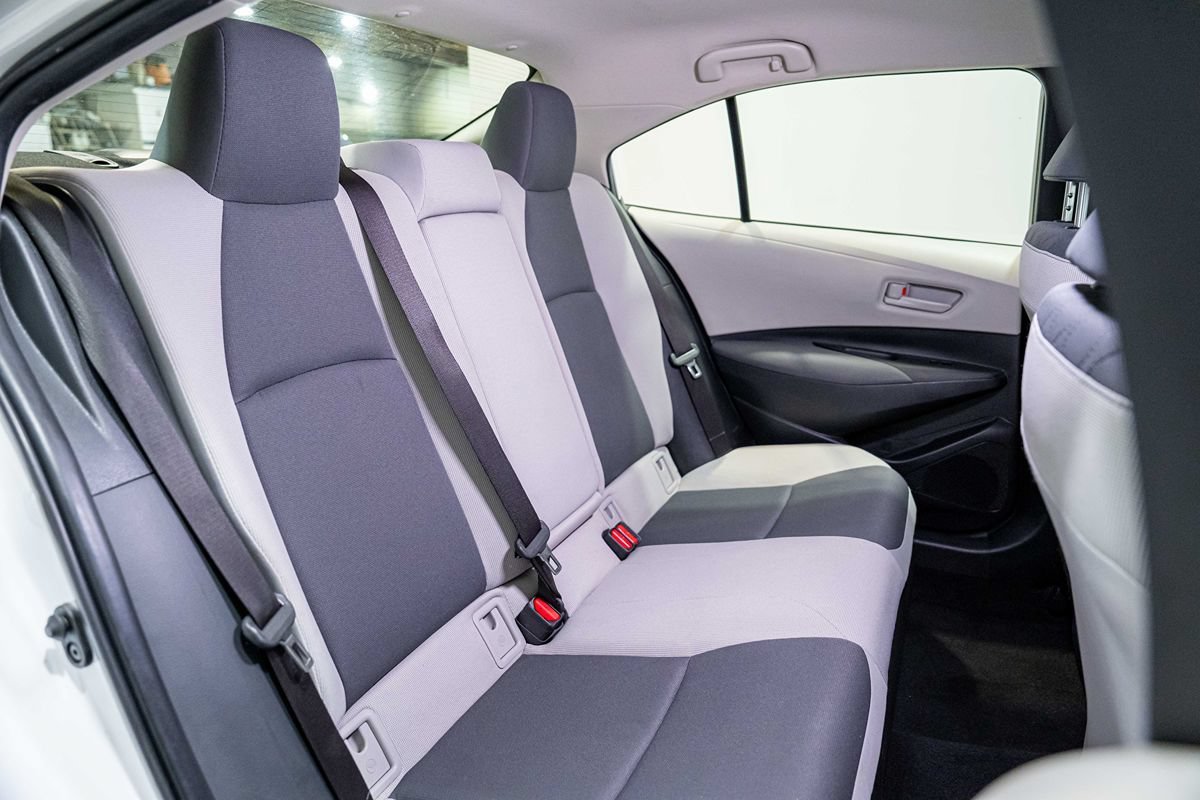 Used 2023 Toyota Corolla LE FWD image 18