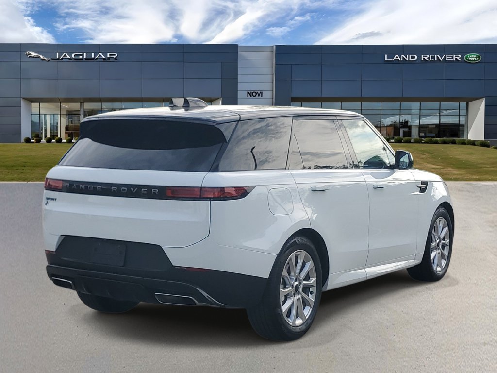 Used 2026 Land Rover Range Rover Sport SE AWD/4WD image 3