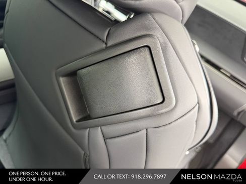 Used 2025 Lexus LC 500 Coupe w/ Dynamic Handling Package RWD image 40