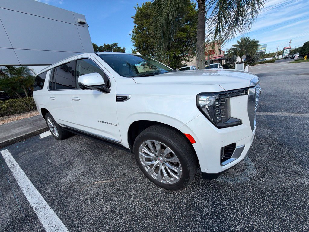 Used 2024 GMC Yukon XL Denali w/ Advanced Technology Package AWD/4WD image 8