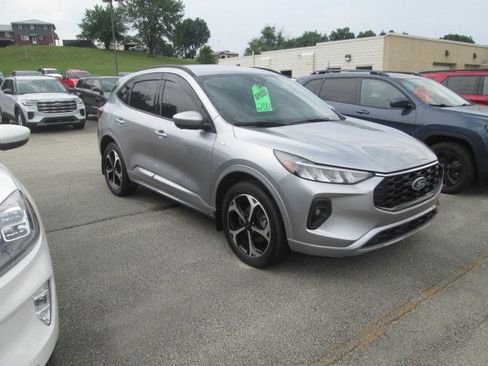 Used 2024 Ford Escape ST-Line Select w/ Tech Pack #2 AWD/4WD image 2