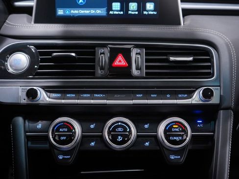 Used 2021 Genesis G70 3.3T image 13