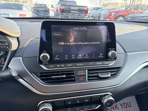 Used 2024 Nissan Altima 2.5 SR image 17