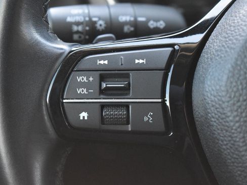 Used 2025 Honda Pilot EX-L image 6