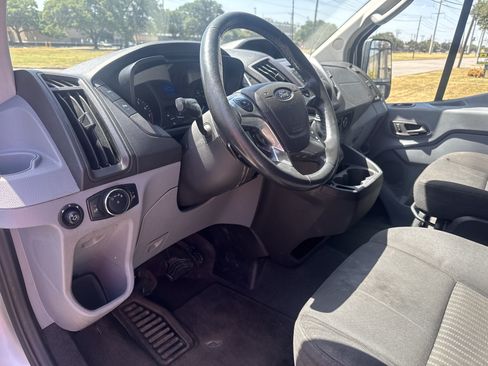 Used 2016 Ford Transit 350 XLT RWD image 6