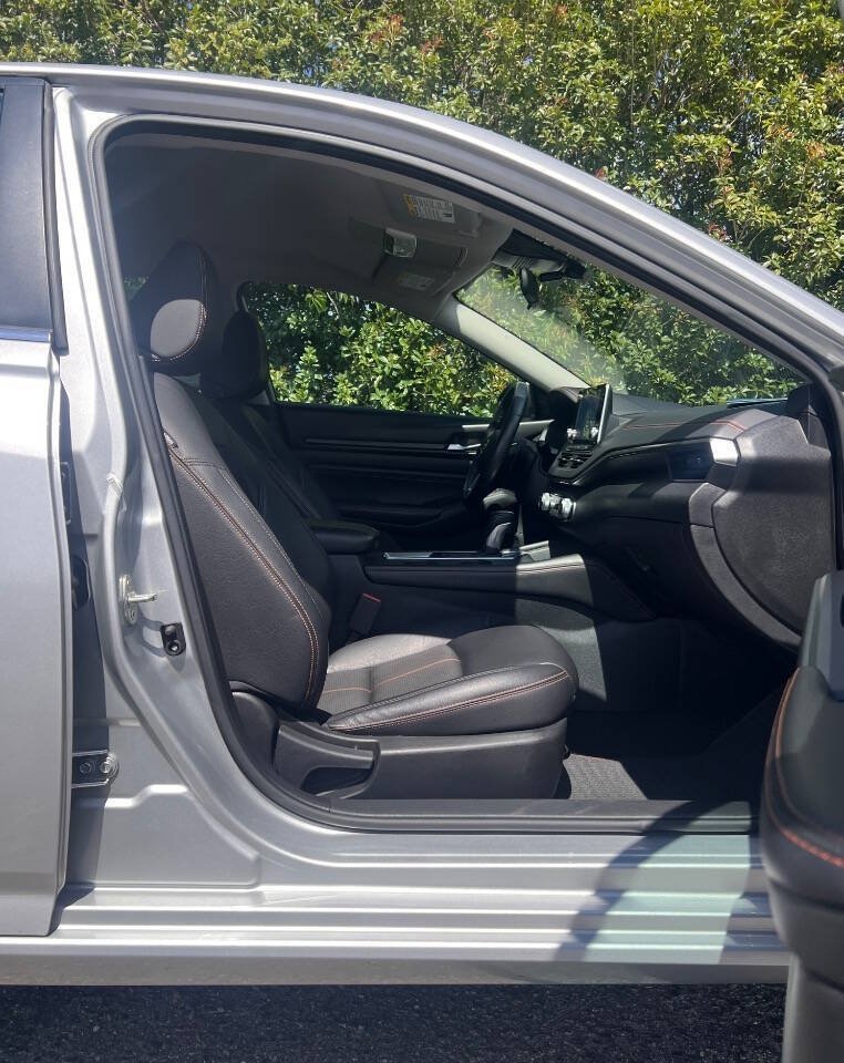 Used 2021 Nissan Altima 2.5 SR FWD image 17
