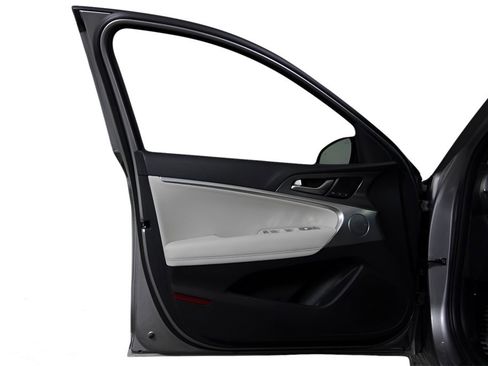 Used 2024 Genesis G70 2.5T w/ Sport Prestige Package image 11