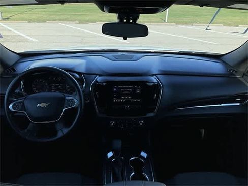 Used 2023 Chevrolet Traverse LT image 19