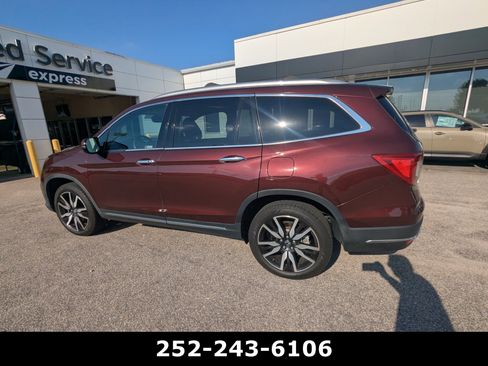 Used 2021 Honda Pilot Touring image 8