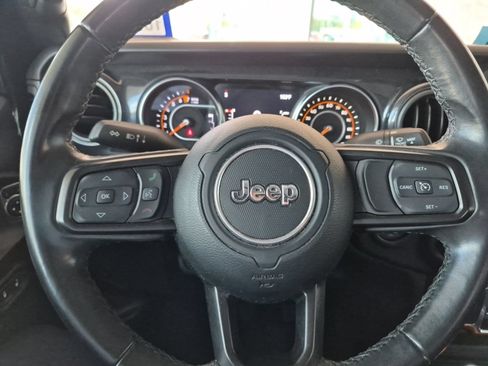 Used 2022 Jeep Gladiator Sport AWD/4WD image 11