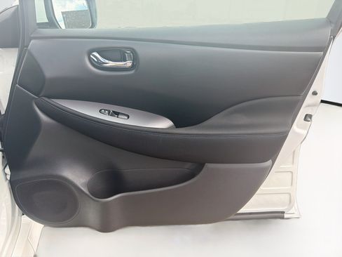 Used 2025 Nissan Leaf S FWD image 31