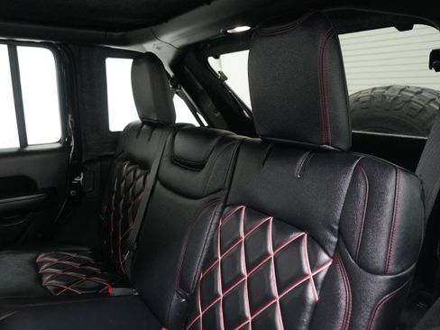 Used 2019 Jeep Wrangler Unlimited Sport S AWD/4WD image 16
