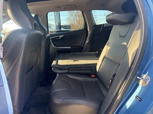 Used 2017 Volvo XC60 T6 Dynamic w/ Advanced Package AWD/4WD image 11